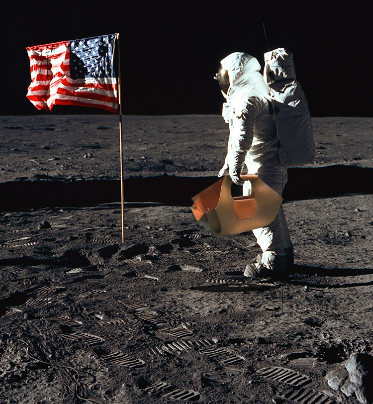 Argo and the space: Moon Landing with our Pure Tado bag – TADO